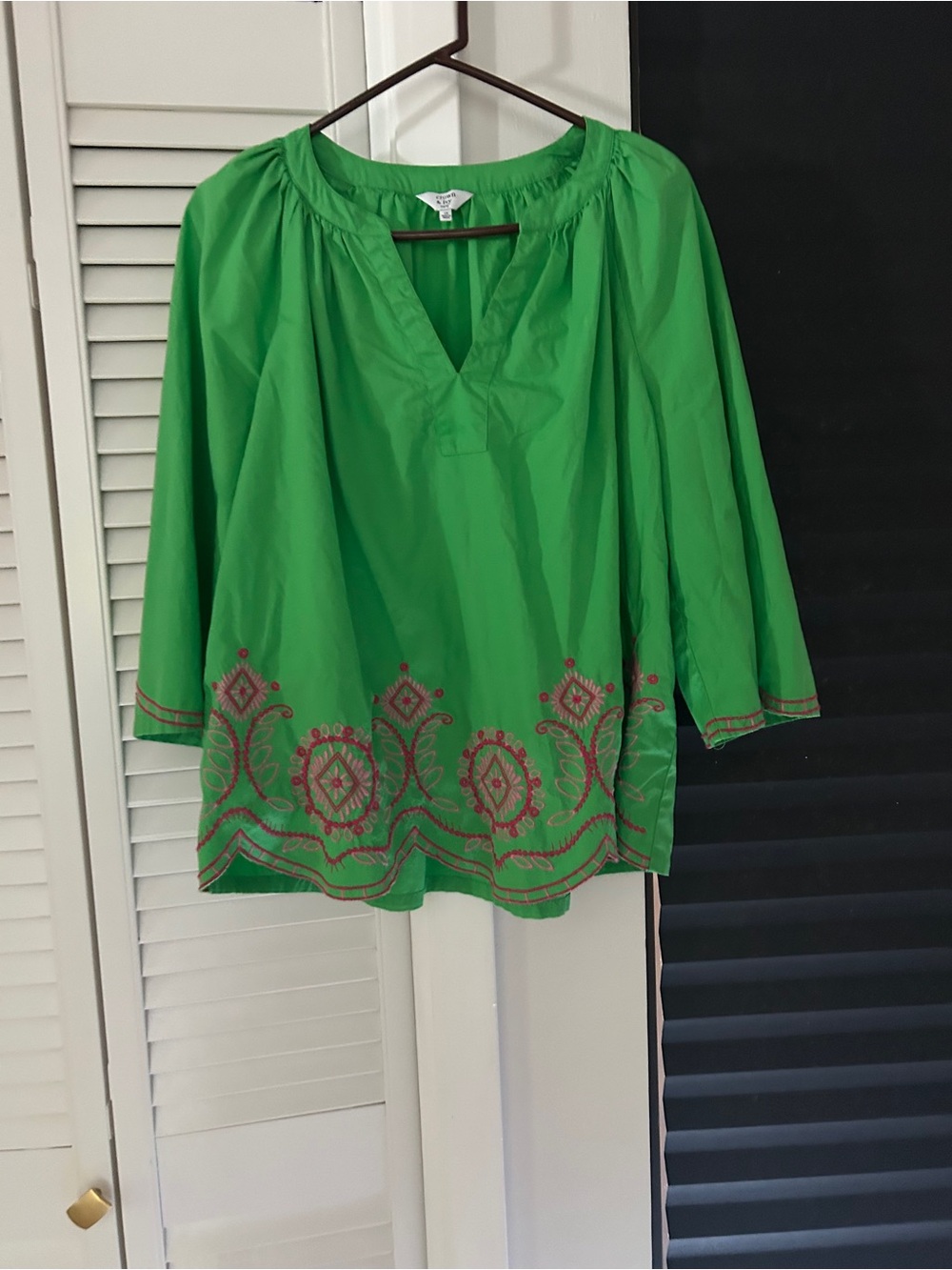 crown & ivy Bright Green Peasant Tunic with Pink Embroidery